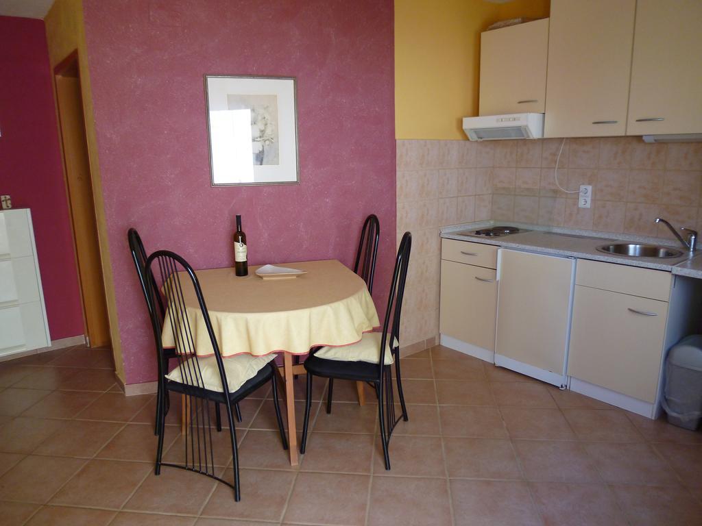 Apartments Helena Оребич Екстер'єр фото